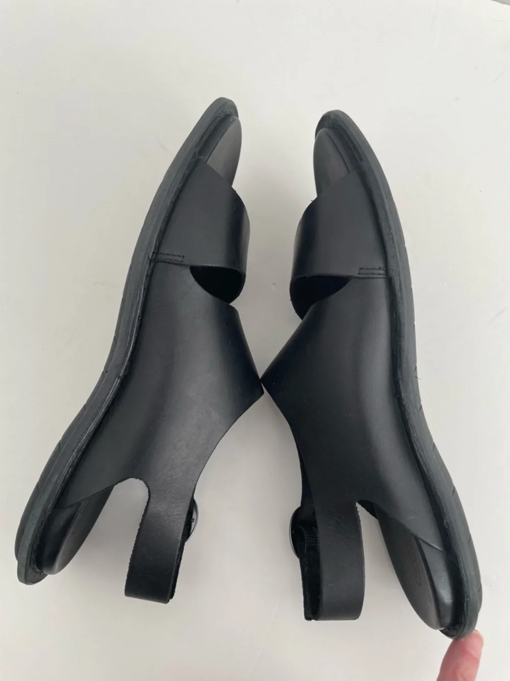 Keen Sofia Leather Sandals Black Size 7.5 Beach Walking Travel - Picture 5 of 12